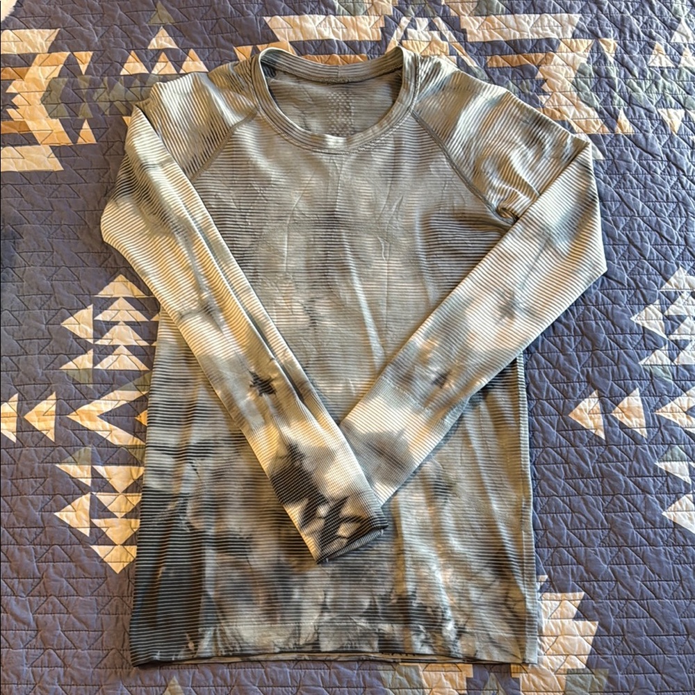 EUC women’s lululemon swiftly long sleeve size 6